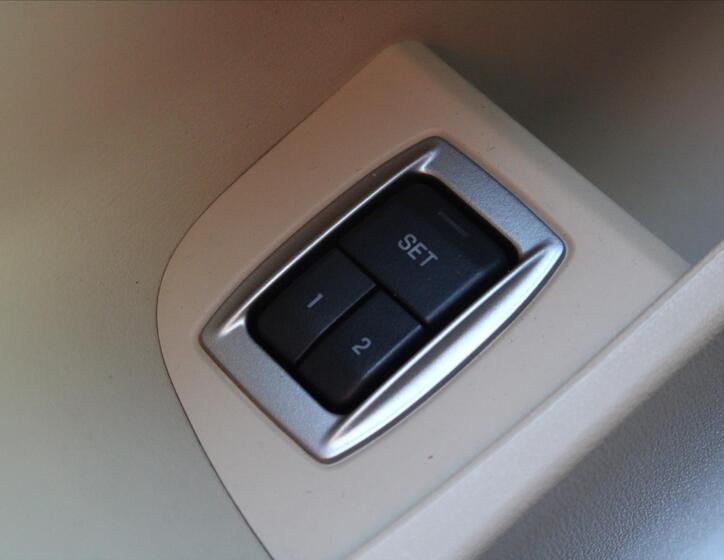 Jaguar XF 23