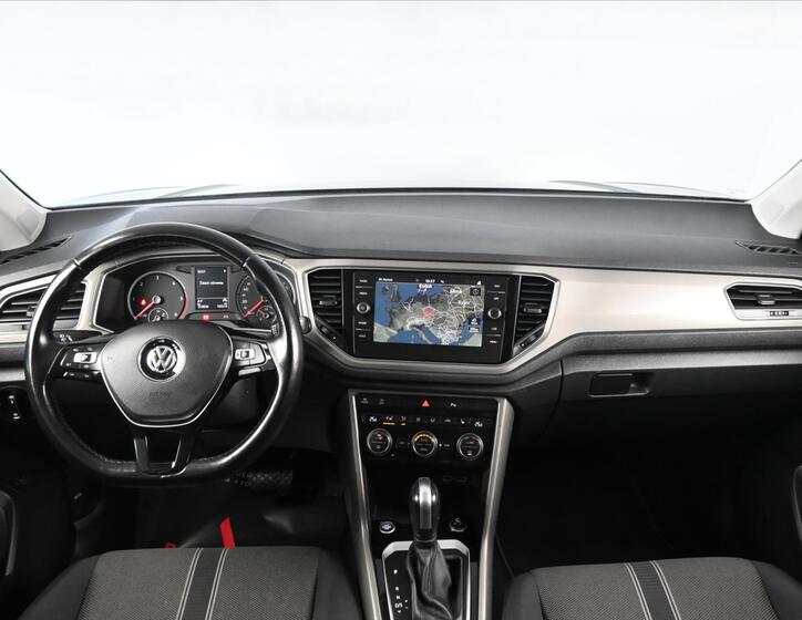 Volkswagen T-Roc 11