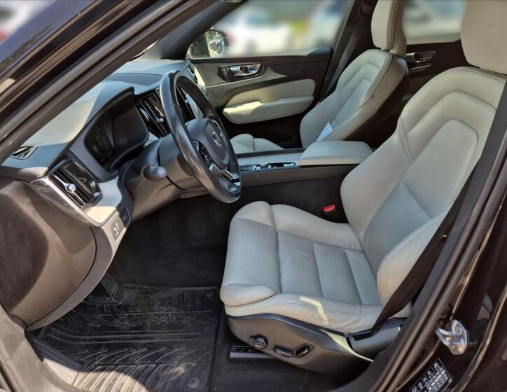 Volvo XC60 7