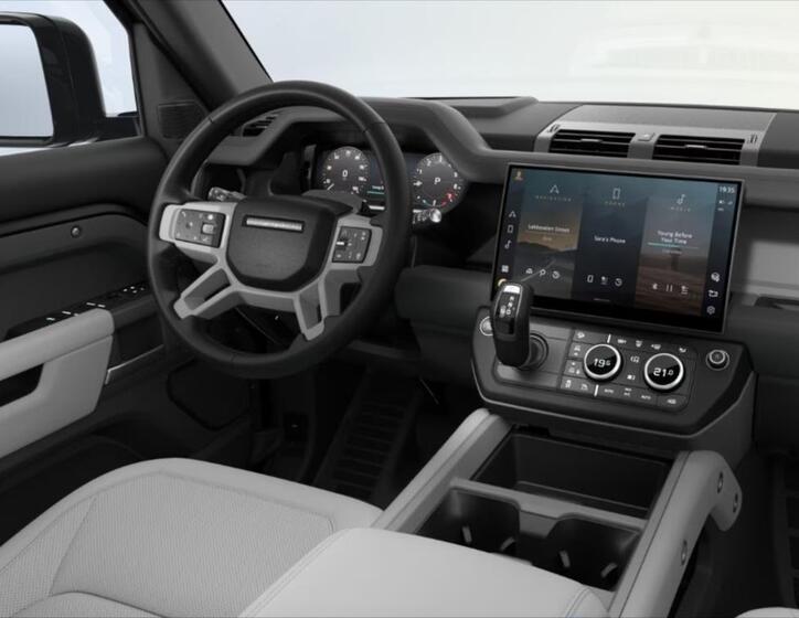 Land Rover Defender 6