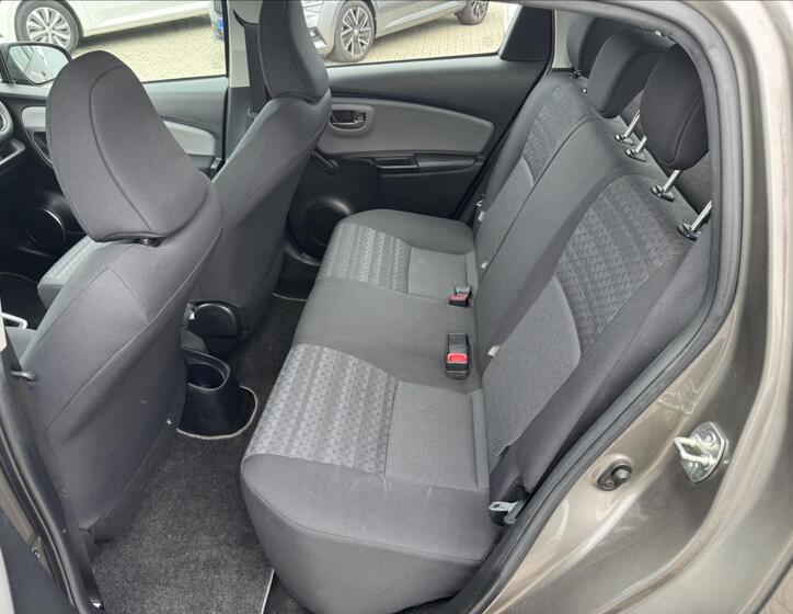 Toyota Yaris 12