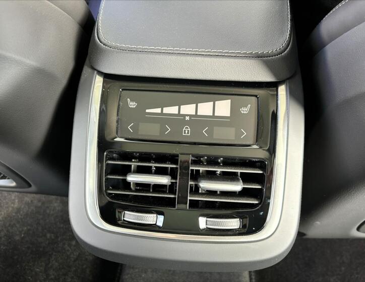 Volvo XC90 10