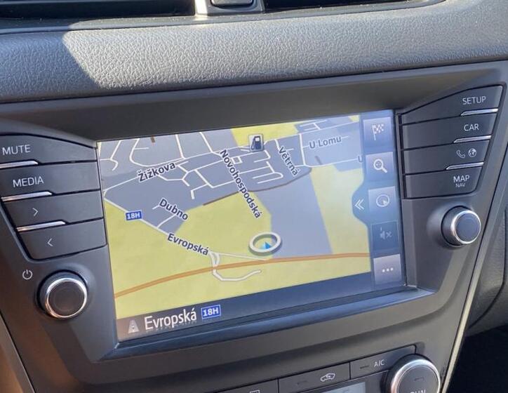 Toyota Avensis 25