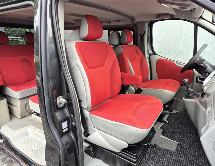 Opel Vivaro 23