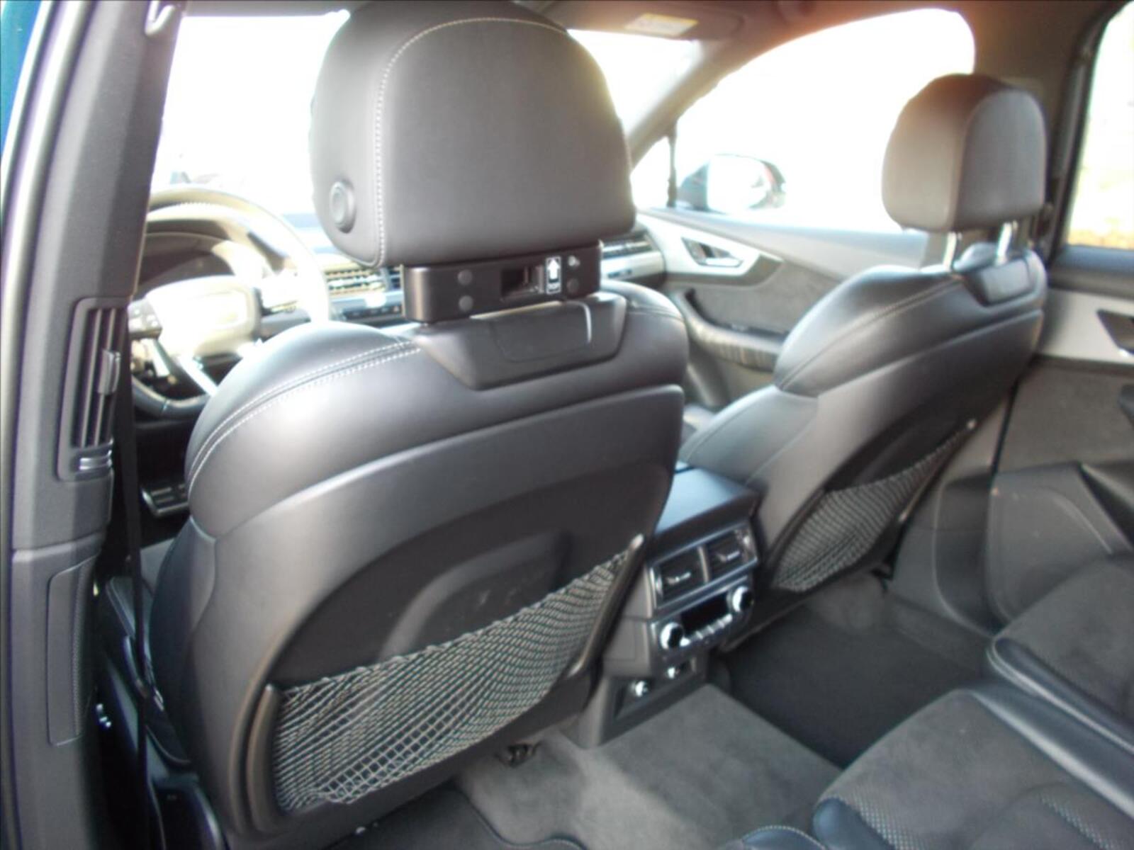Audi Q7 19