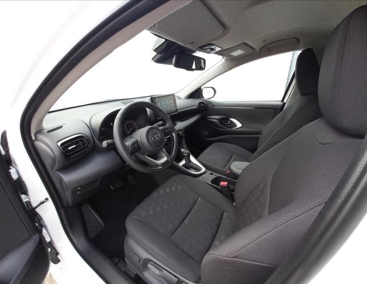 Toyota Yaris 9