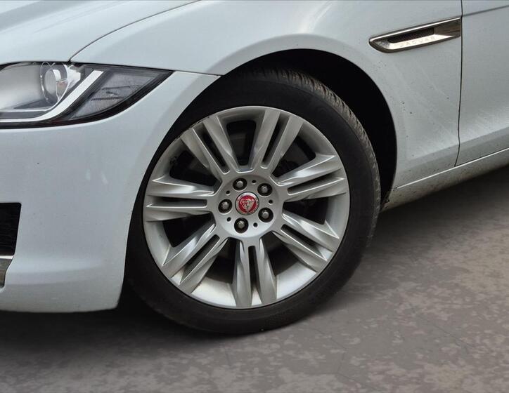 Jaguar XF 6