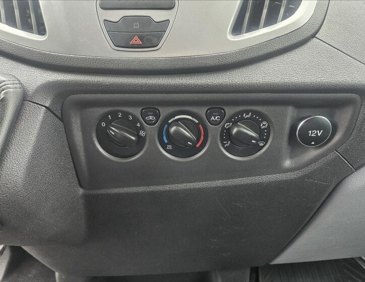 Ford Transit 17