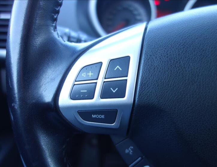 Mitsubishi Outlander 29