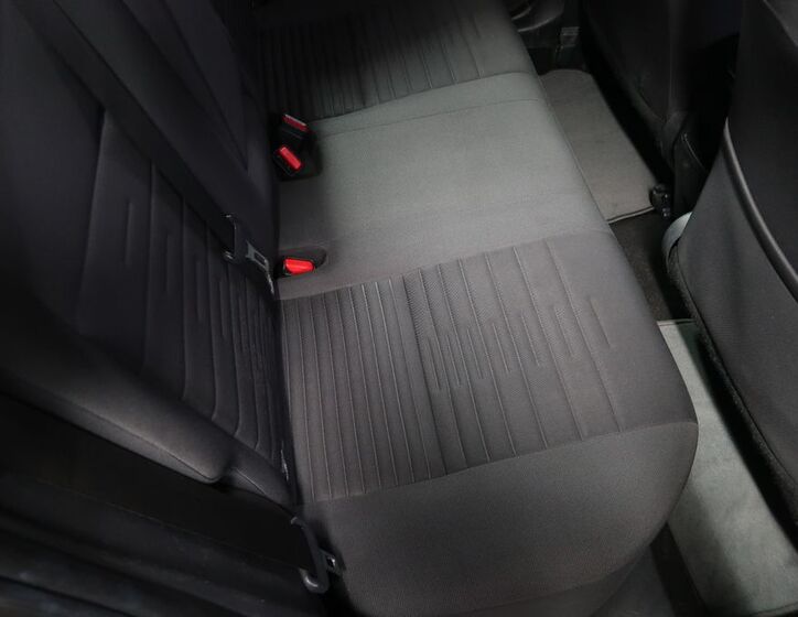 Toyota Auris 12