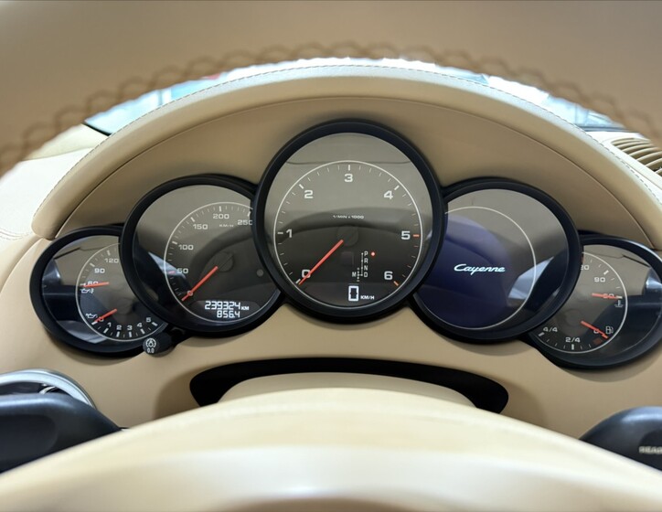 Porsche Cayenne 11