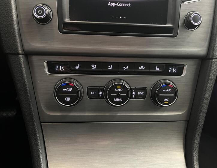 Volkswagen Golf 16