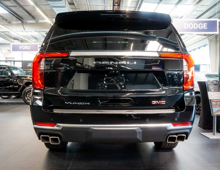 GMC Yukon 4