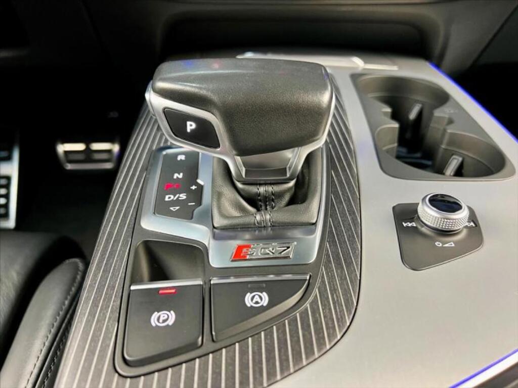 Audi SQ7 27