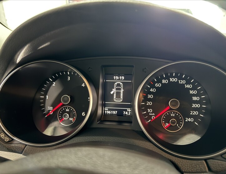 Volkswagen Golf 9