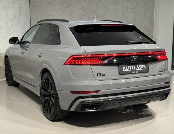 Audi Q8 10