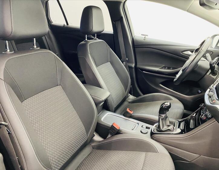 Opel Astra 8