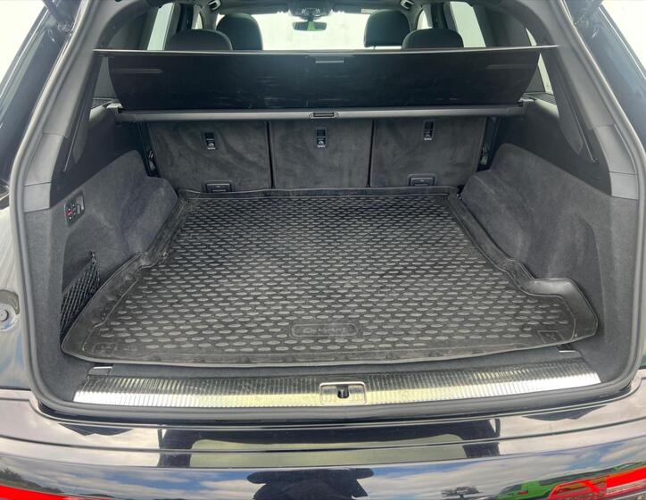 Audi Q7 12