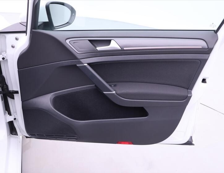 Volkswagen Golf 13