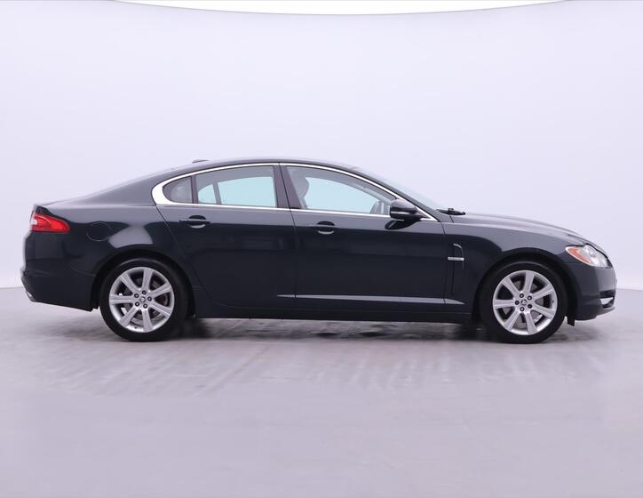 Jaguar XF 8
