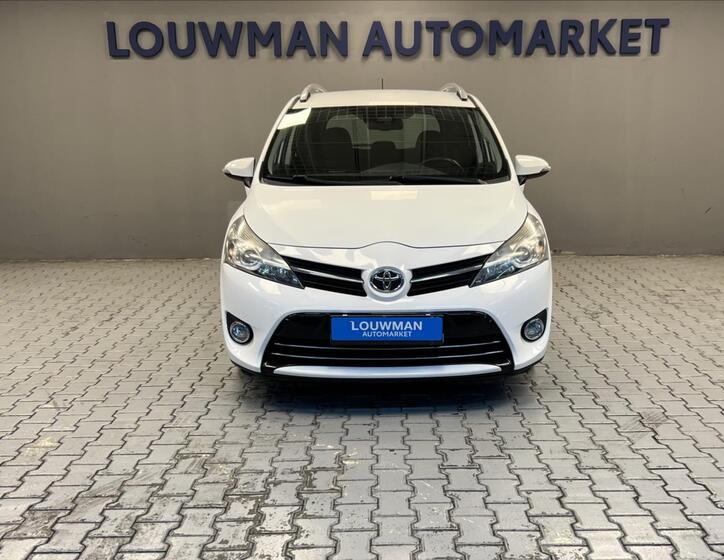 Toyota Verso 4