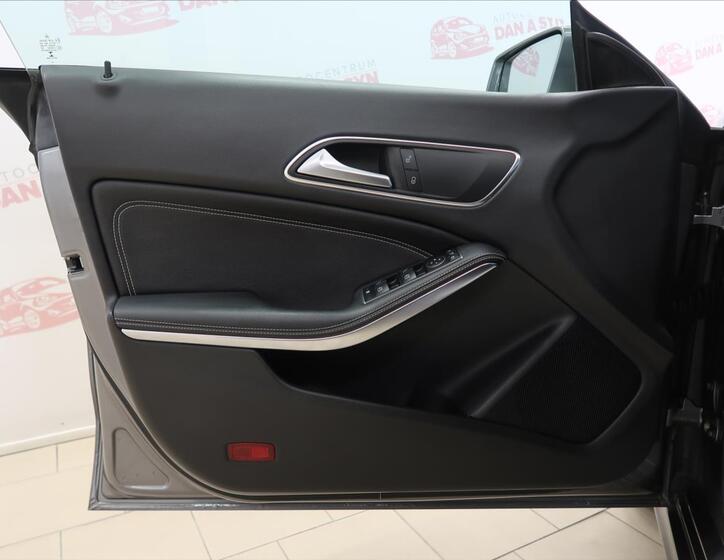 Mercedes-Benz CLA 9