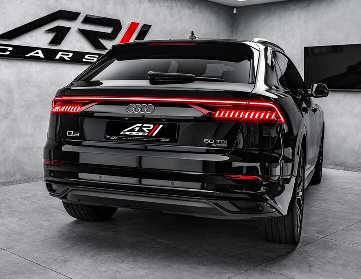 Audi Q8 6