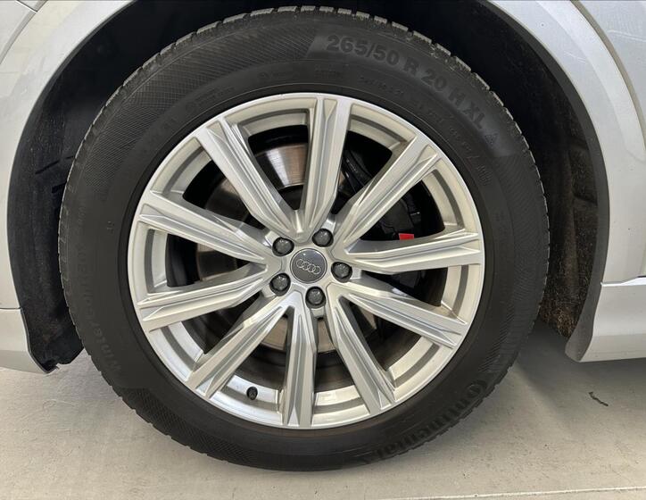 Audi SQ8 32