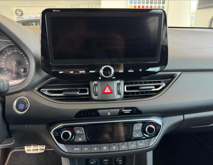 Hyundai i30 18