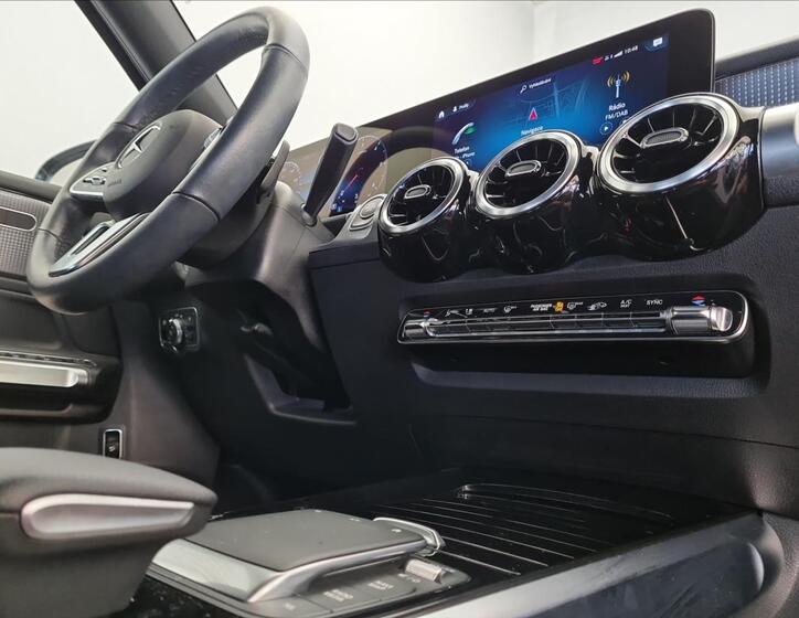 Mercedes-Benz GLB 16