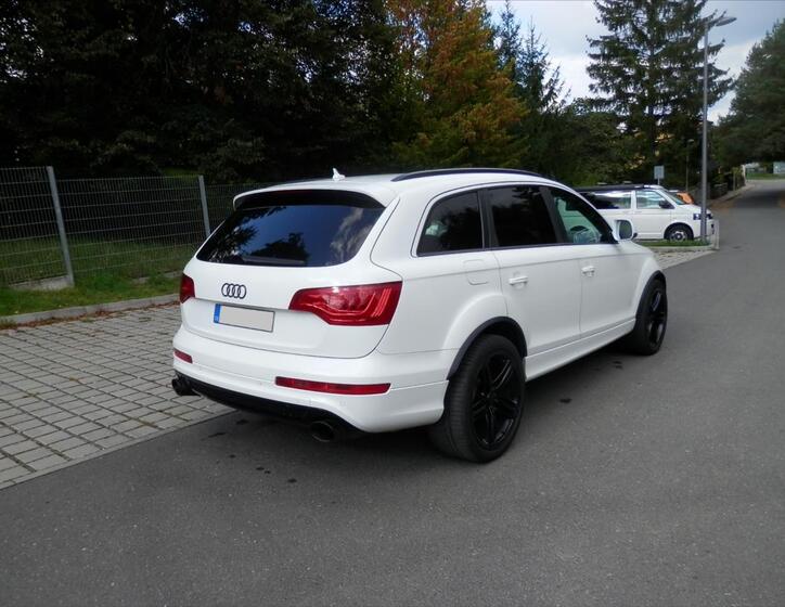 Audi Q7 9