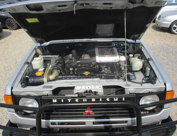 Mitsubishi Pajero 22