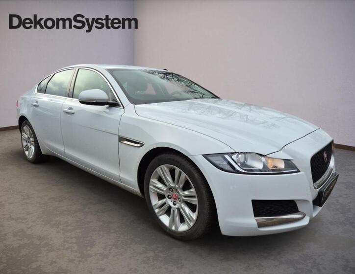 Jaguar XF 2
