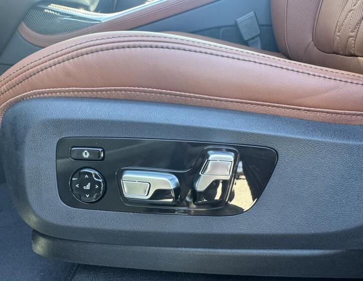 BMW X7 29