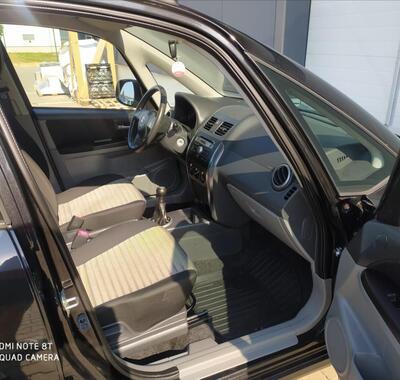 Suzuki SX4 8