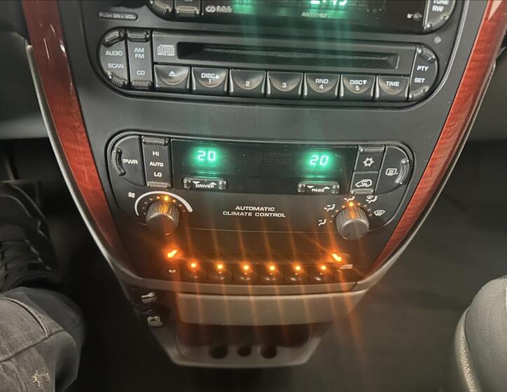 Chrysler Voyager 23