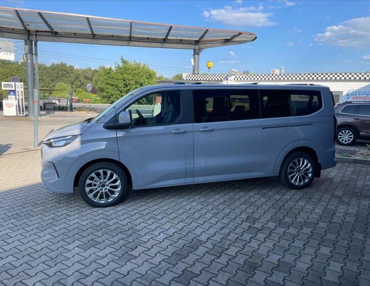 Ford Tourneo Custom 5