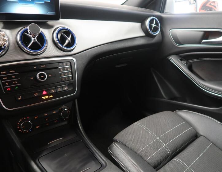 Mercedes-Benz CLA 24