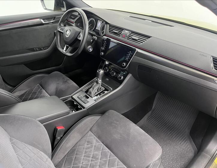 Škoda Superb 16