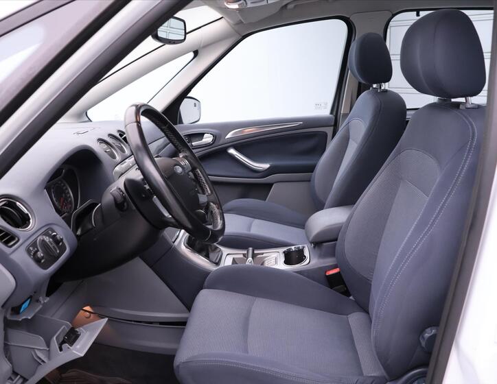 Ford S-MAX 11