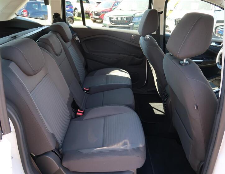Ford Grand C-MAX 18