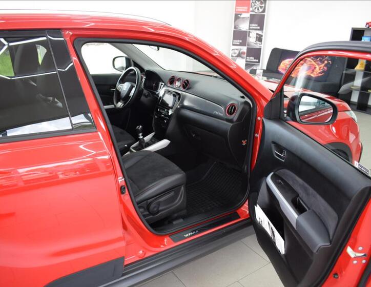 Suzuki Vitara 13