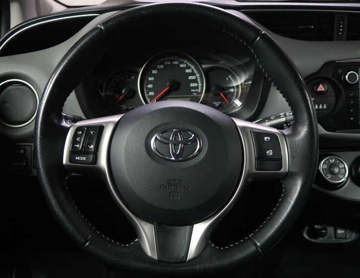Toyota Yaris 14