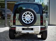 Land Rover Defender 6