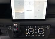 Land Rover Defender 17