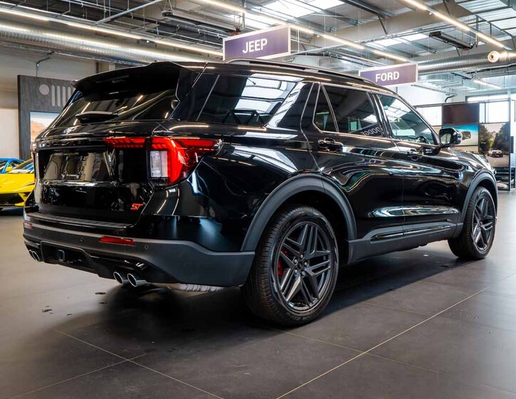 Ford Explorer 9