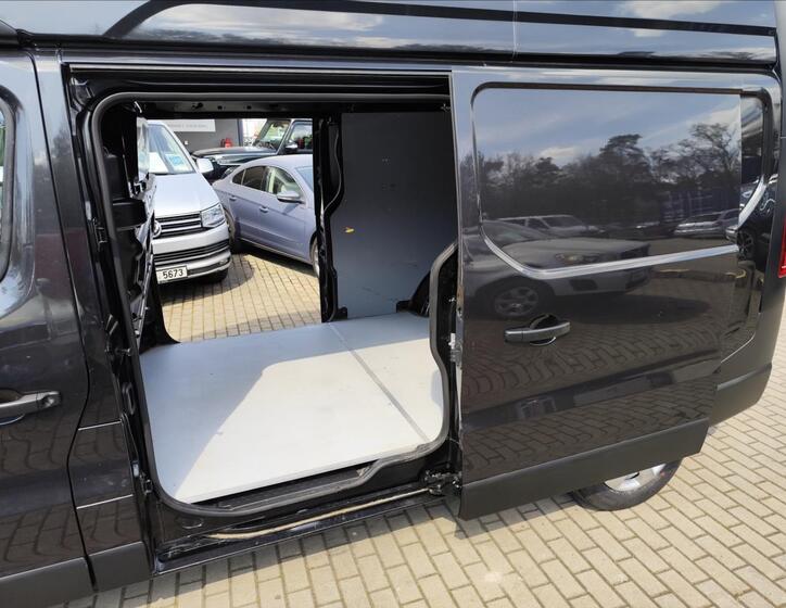 Renault Trafic 32