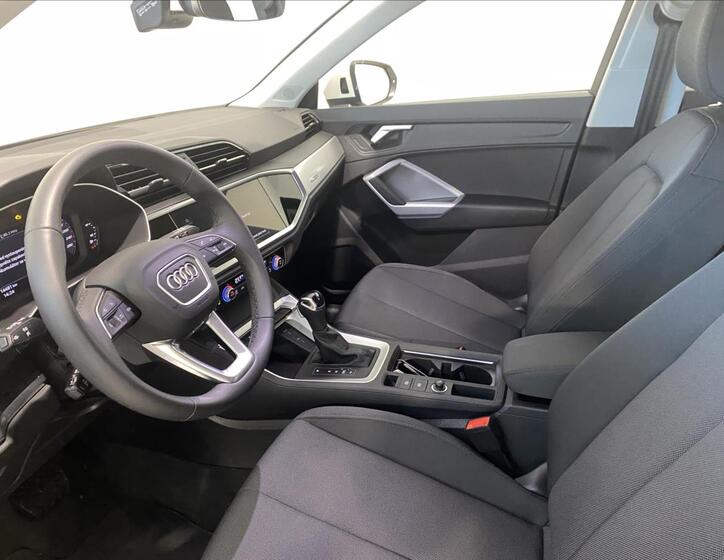 Audi Q3 5