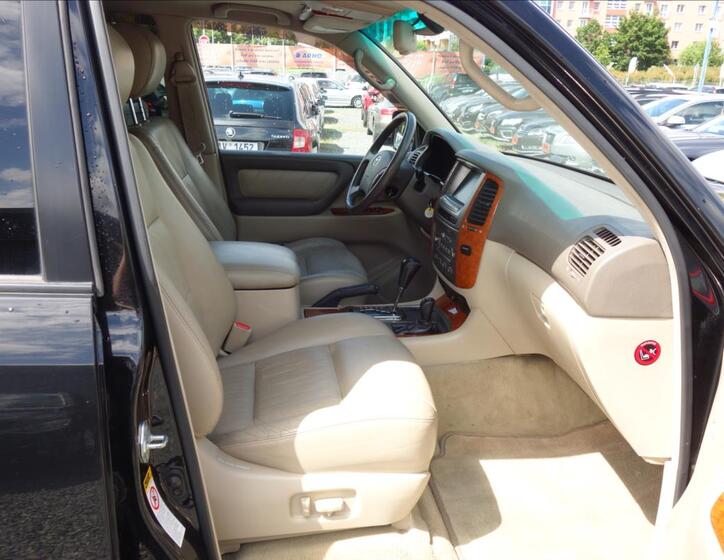 Toyota Land Cruiser 12