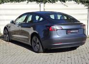 Tesla Model 3 4